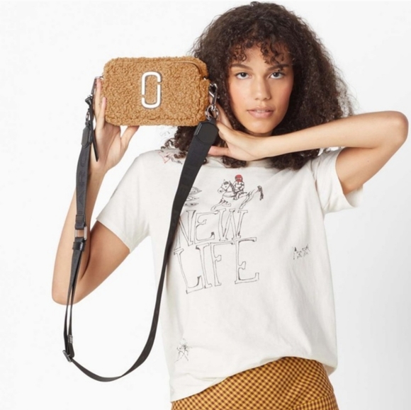 Marc Jacobs Handbags - ⭐️MARC Jacobs Snapshot Teddy Crossbody